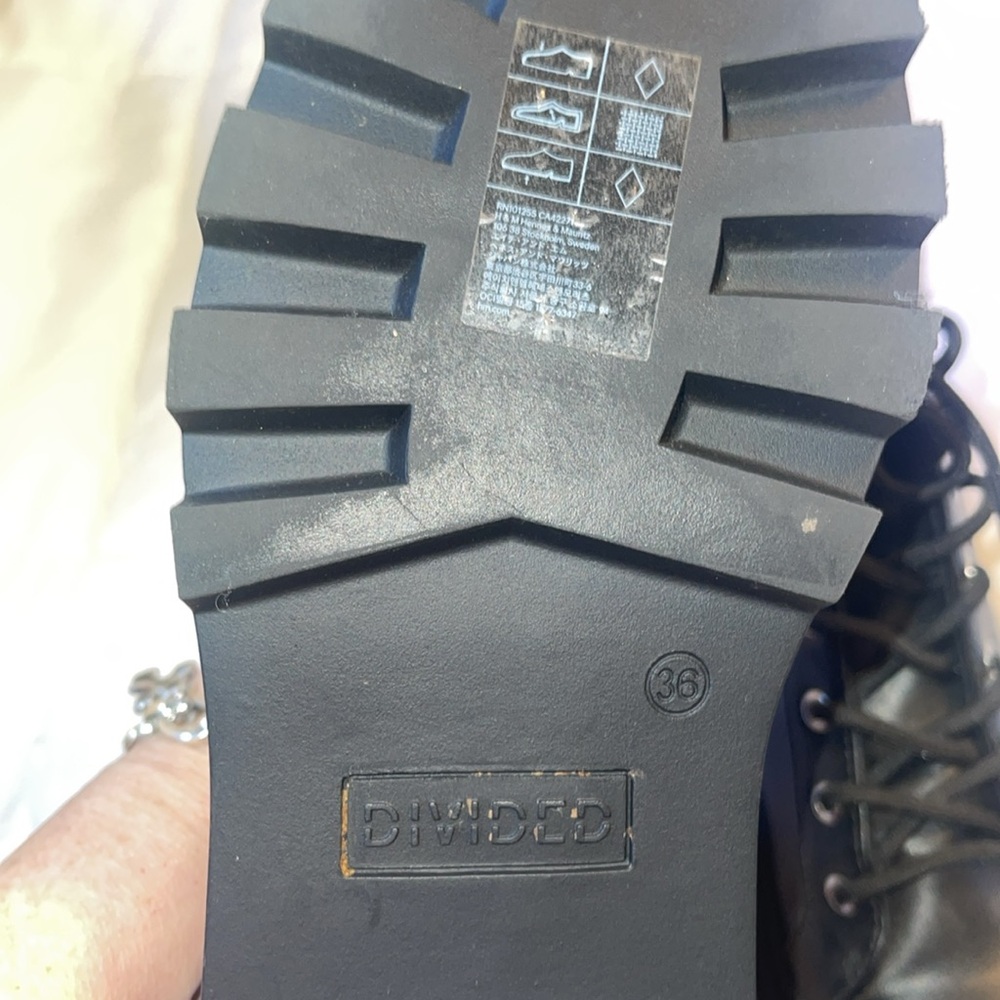 NWOBOX- DIVIDED Women’s black combat boots. 6 - Picture 5 of 5
